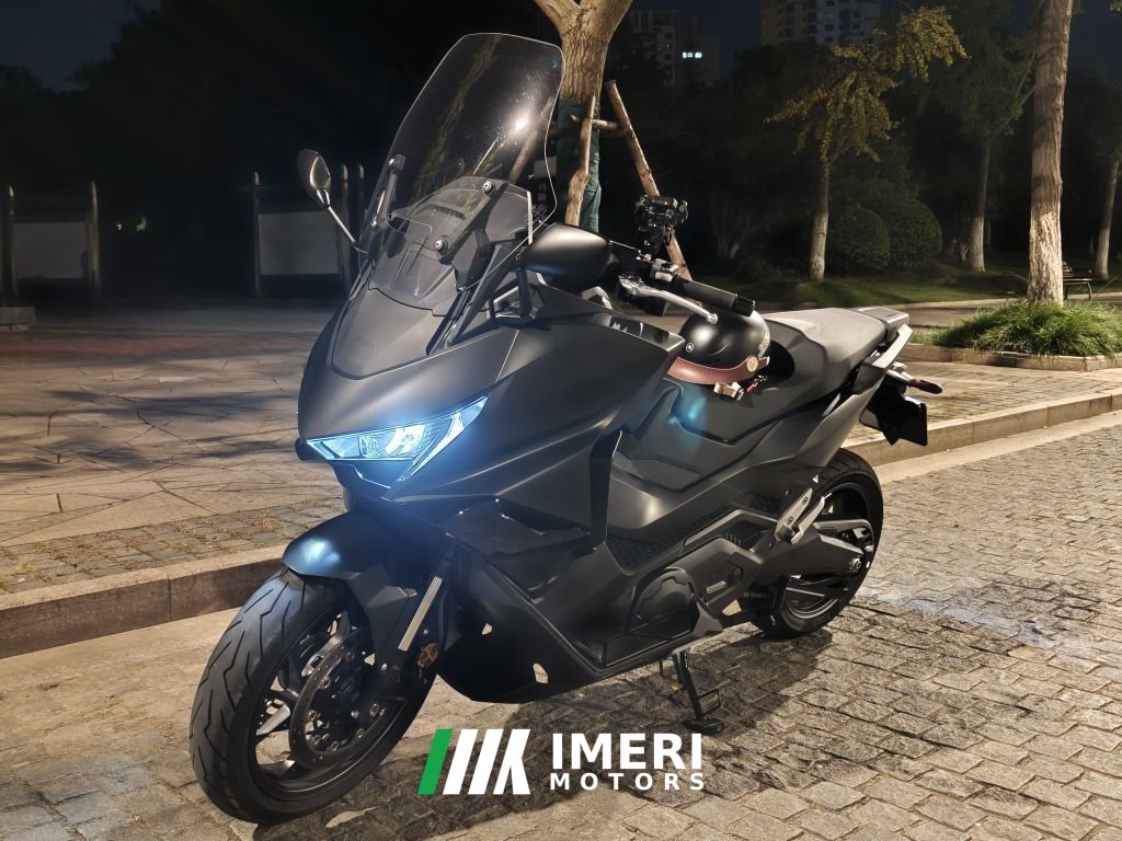 2025 Honda NSS750