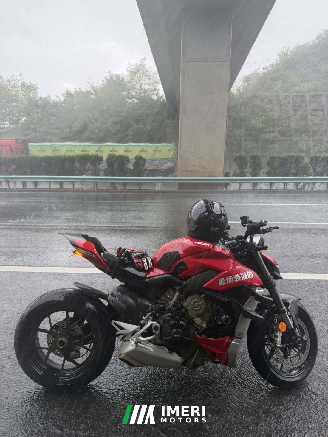Ducati Street Fighter V4 1100 cc - мотоцикл из Китая