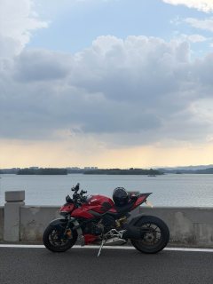 Ducati Street Fighter V4 1100 cc - фото 2