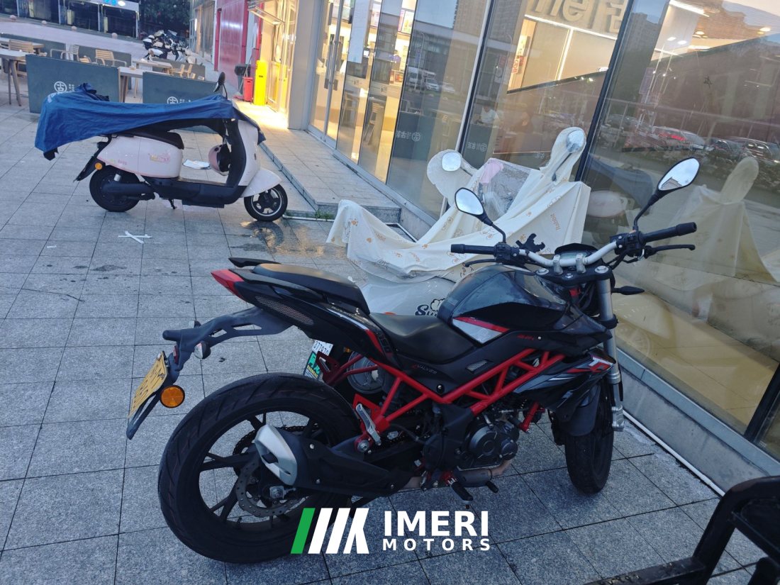 Benelli Ruby Dragon TNT150i - мотоцикл из Китая