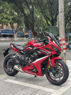 Honda CBR650R - фото 1