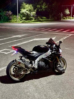 Aprilia RSV4 1100 cc - фото 1