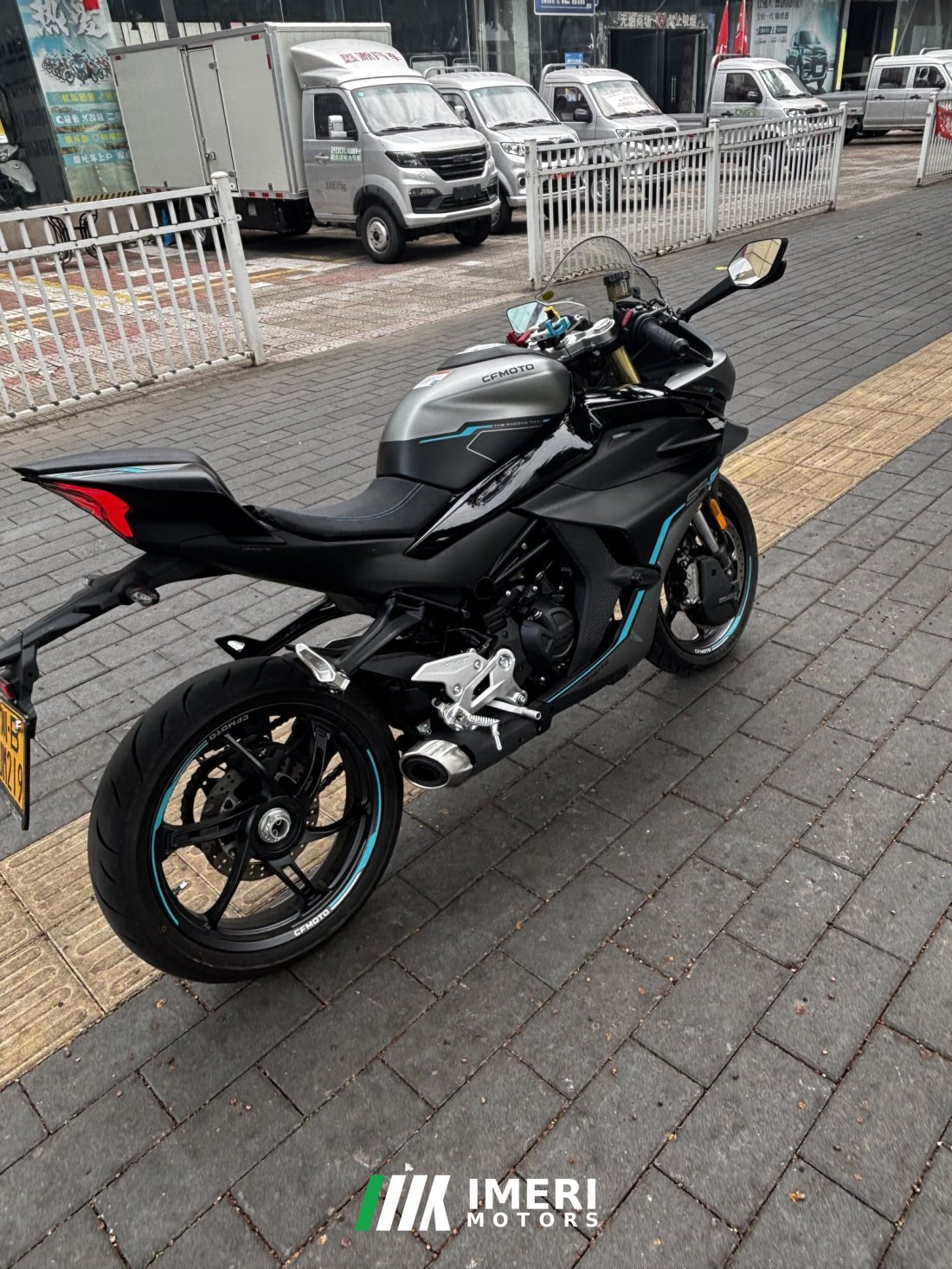 Benelli TRK552 550 cc - мотоцикл из Китая