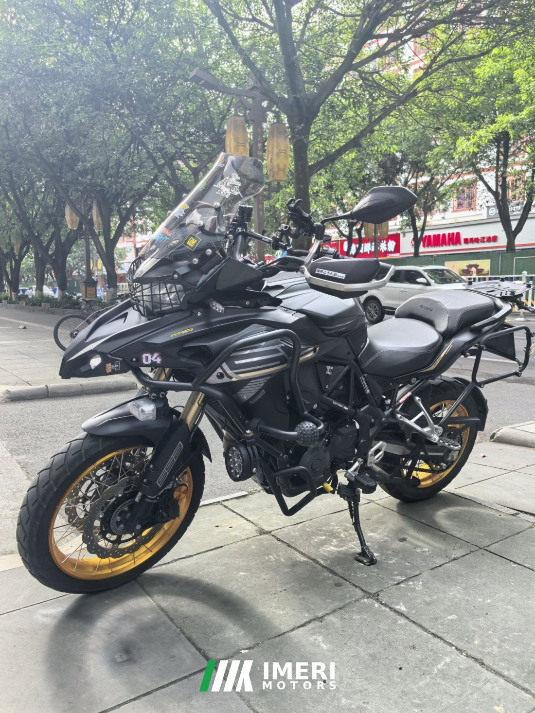Benelli TRK552 550 cc - мотоцикл из Китая
