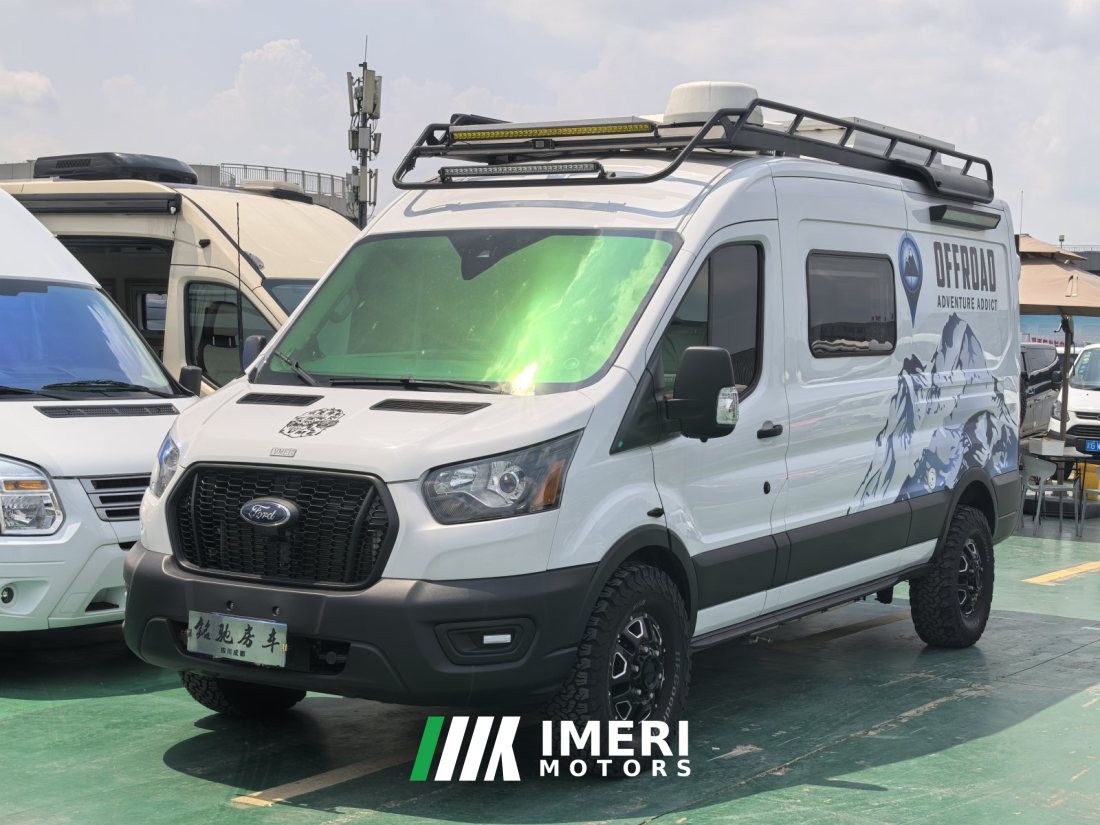 22 4WD off-road RV 3.5L - дом на колёсах из Китая