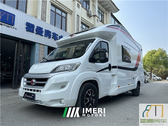 586T RV 3.0T - дом на колёсах из Китая