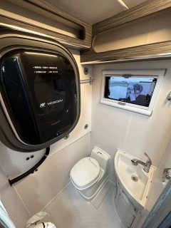 Isuzu RV 5.2L - фото 5