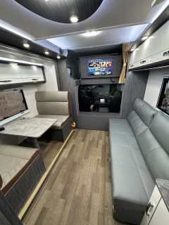 Isuzu RV 5.2L - фото 6
