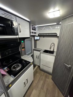 Isuzu RV 5.2L - фото 7