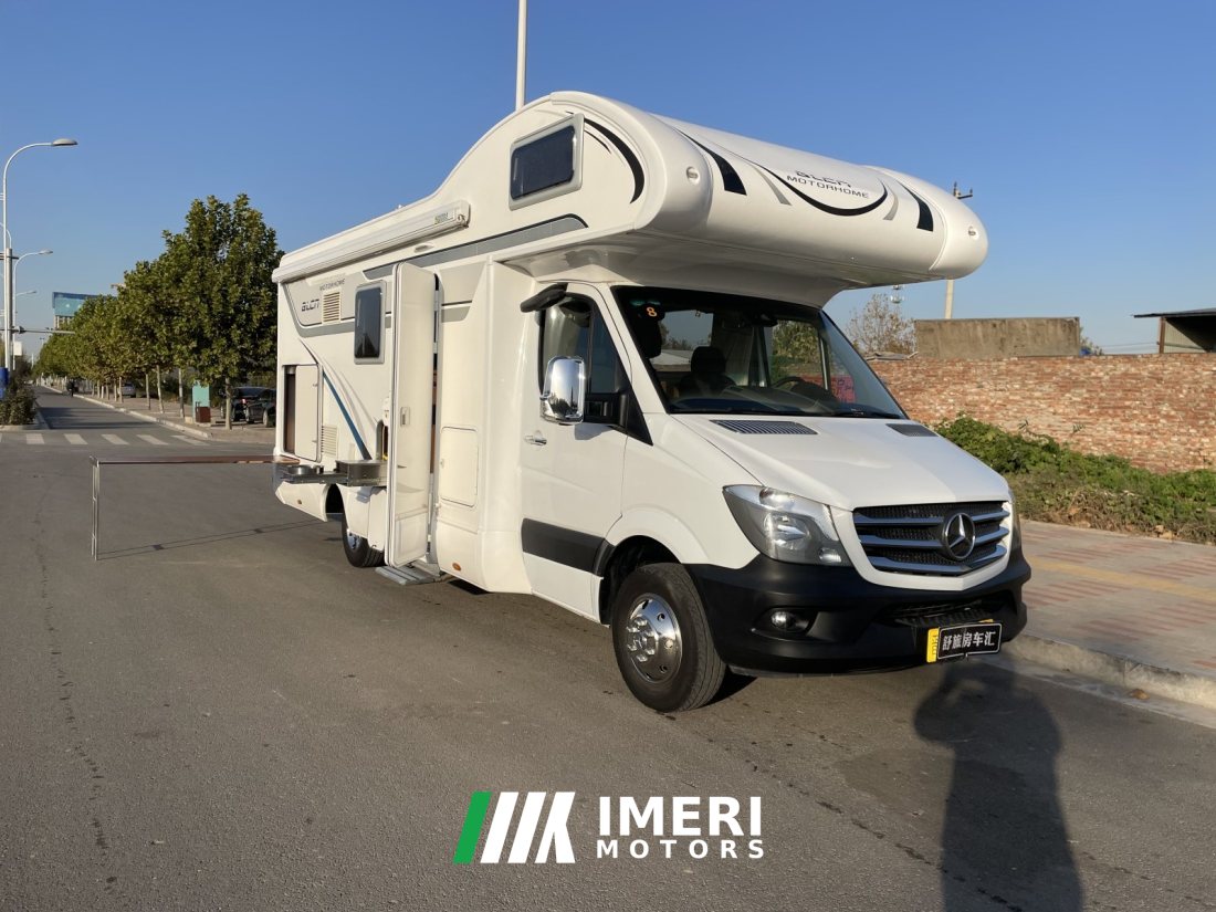 Mercedes-Benz C RV 3.5L - дом на колёсах из Китая