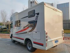 Isuzu 700P 5.2L - фото 4