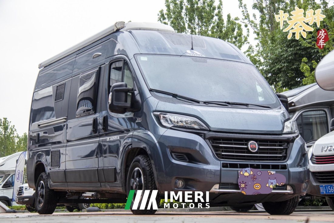 TWin 2.3L - дом на колёсах из Китая