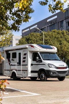 Iveco T RV 3.0L - фото 1