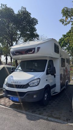 C RV 3.0L - фото 1