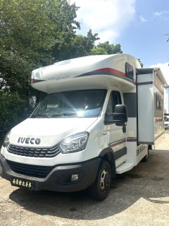 22 C RV 3.0L - фото 1