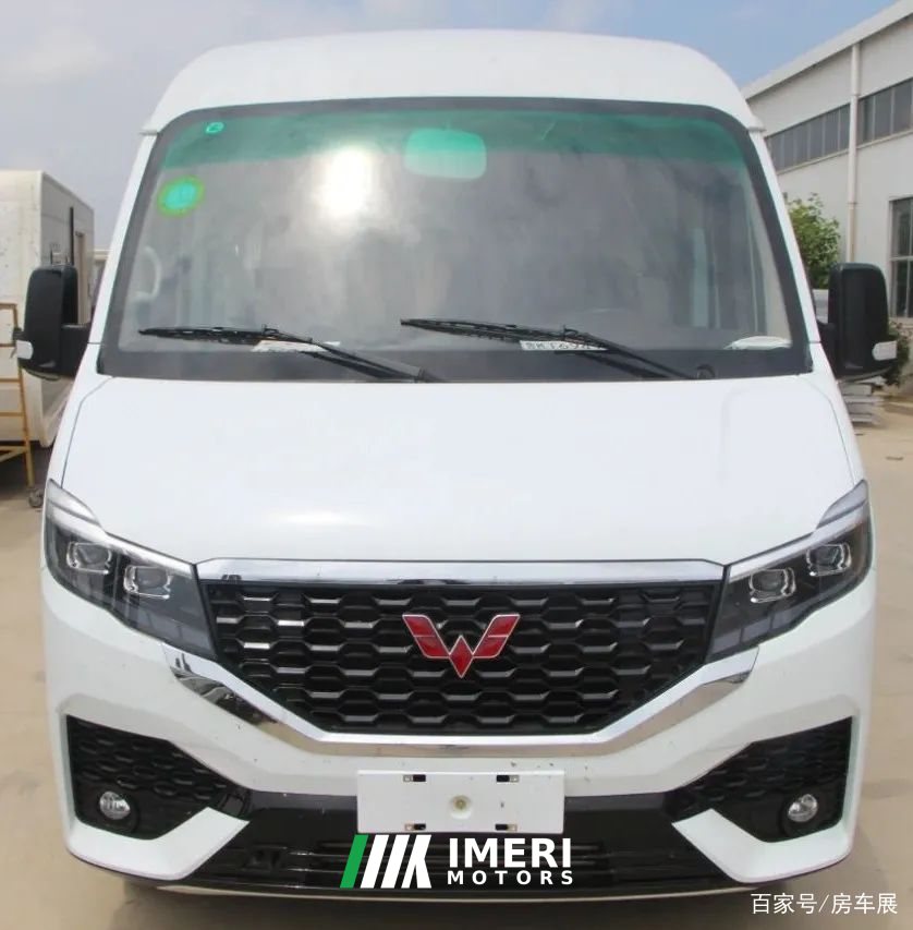 15 RV s300 2.4L - дом на колёсах из Китая