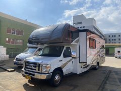 Ford E450 6.7L - фото 1