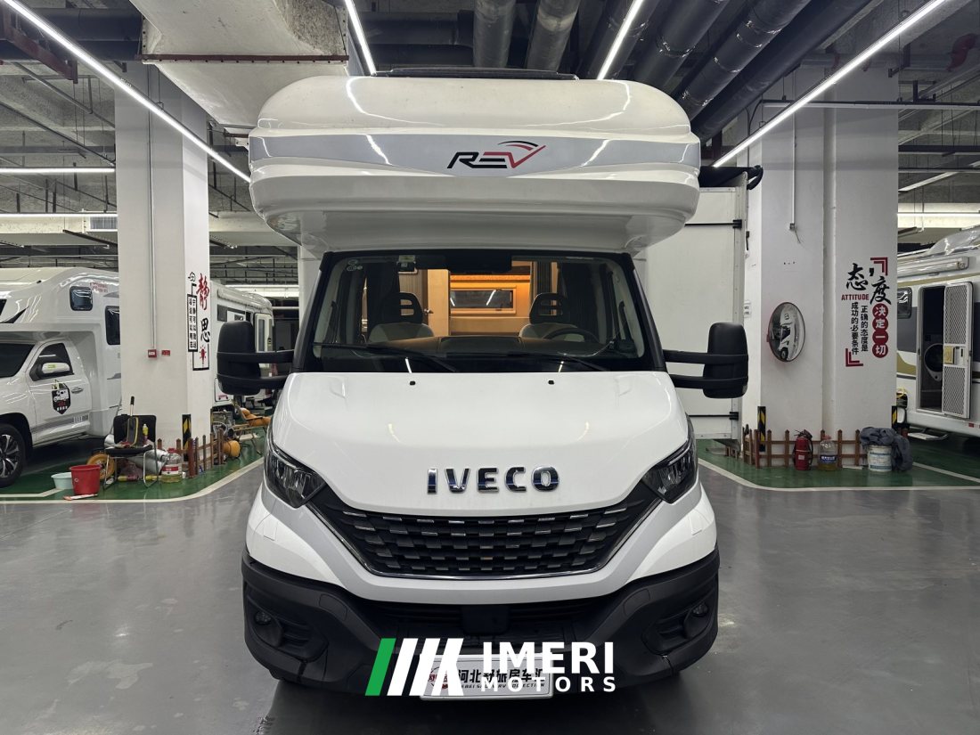 Ruifu 21 s820c RV 3.0L - дом на колёсах из Китая