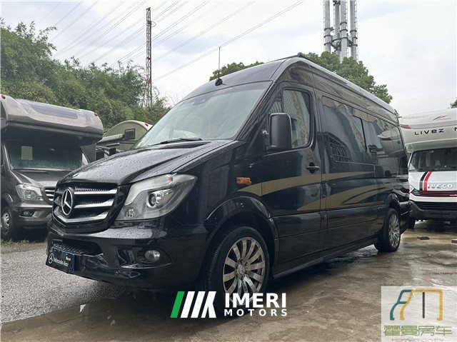 Mercedes-Benz 14 B RV 3.5L - дом на колёсах из Китая