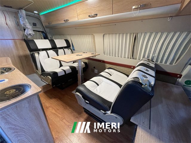 B RV 1.8L - дом на колёсах из Китая