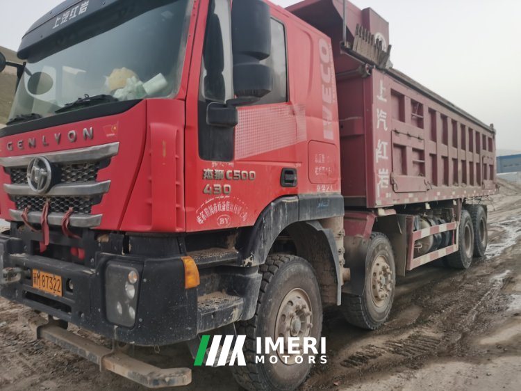 2018 SAIC Hongyan Genlyon 430 hp 8X4 7.6 m
