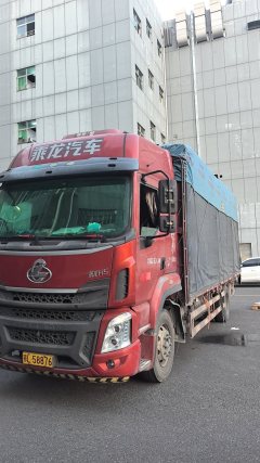 Dongfeng Liuzhou Chenglong H5 240 hp 4X2 6.8 m - фото 3