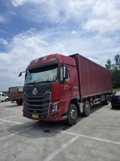 Dongfeng Liuzhou Chenglong H7 315 hp 6X2 9.6 m - фото 2