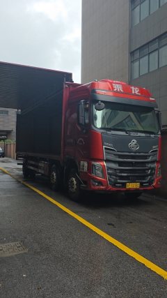 Dongfeng Liuzhou Chenglong H7 315 hp 6X2 9.6 m - фото 4
