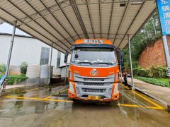 Dongfeng Liuzhou Chenglong H5 220 hp 4X2 6.75 m - фото 1