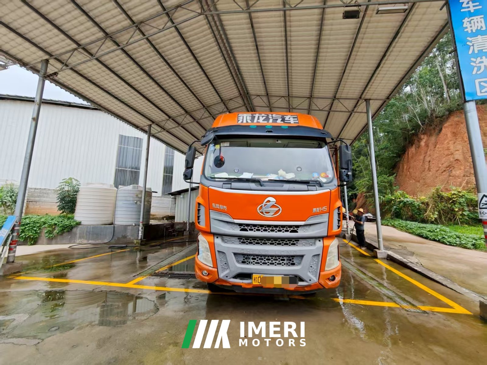 2019 Dongfeng Liuzhou Chenglong H5 220 hp 4X2 6.75 m