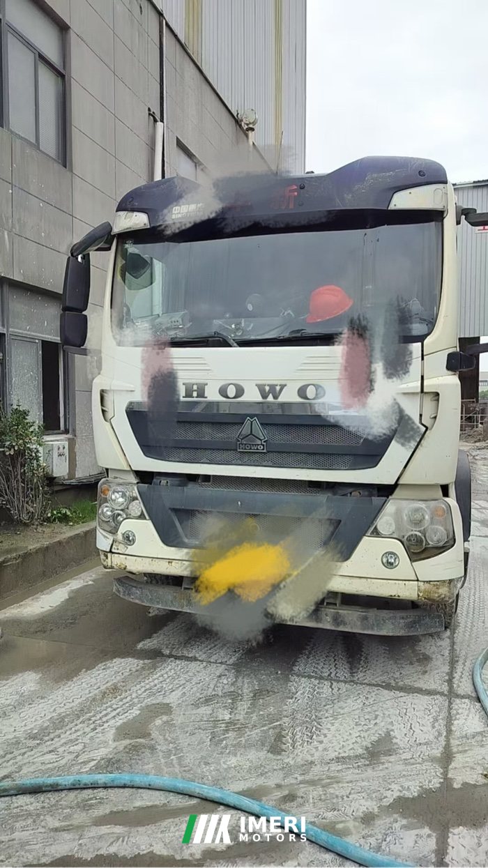 2020 CIMC Sinotruk HOWO chassis 340 hp 8X4