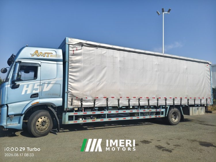 Dongfeng Liuzhou Chenglong H5V 330 hp 4X2 9.7 m - грузовик из Китая