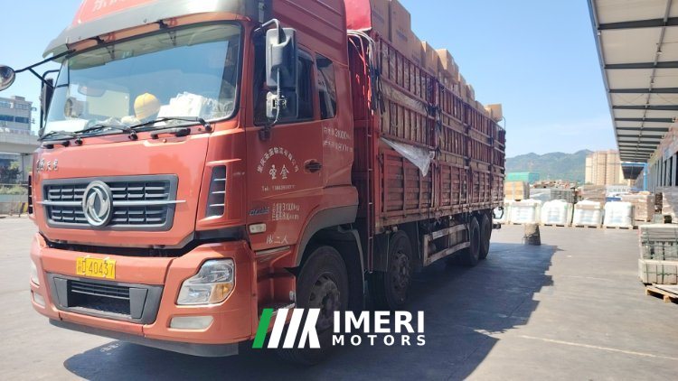 Dongfeng Tianlong 350 hp 8X4 9.4 m - грузовик из Китая