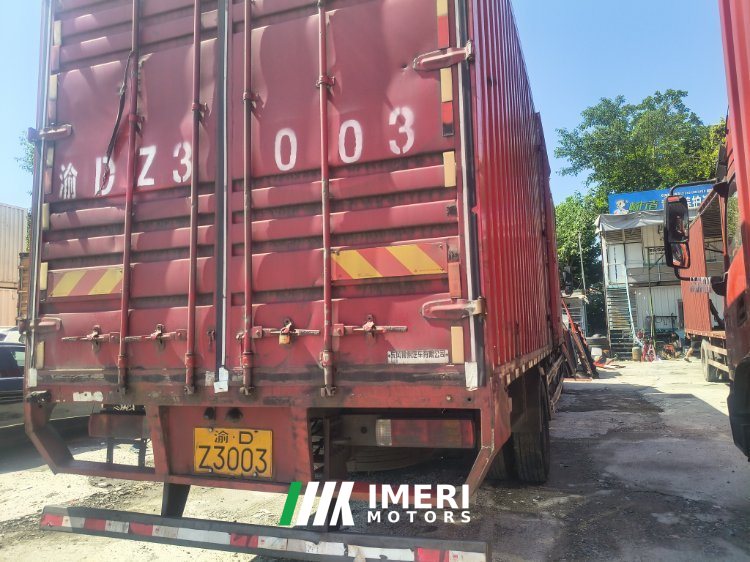 2023 Dongfeng Liuzhou Chenglong H5 240 hp 4X2 9.7 m