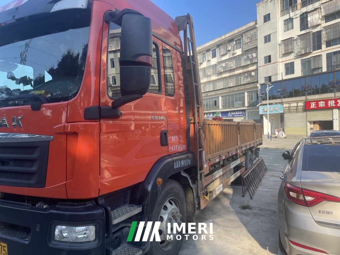 Sinotruk Sitrak G5 240 hp 4X2 6.8 m - грузовик из Китая