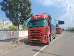 FAW Jiefang J6G 280 hp 4X2 6.75 m - фото 3