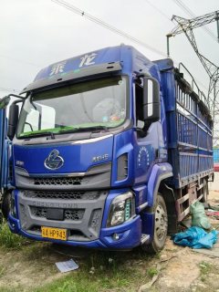 Dongfeng Liuzhou Chenglong H5 240 hp 4X2 6.8 m - фото 1