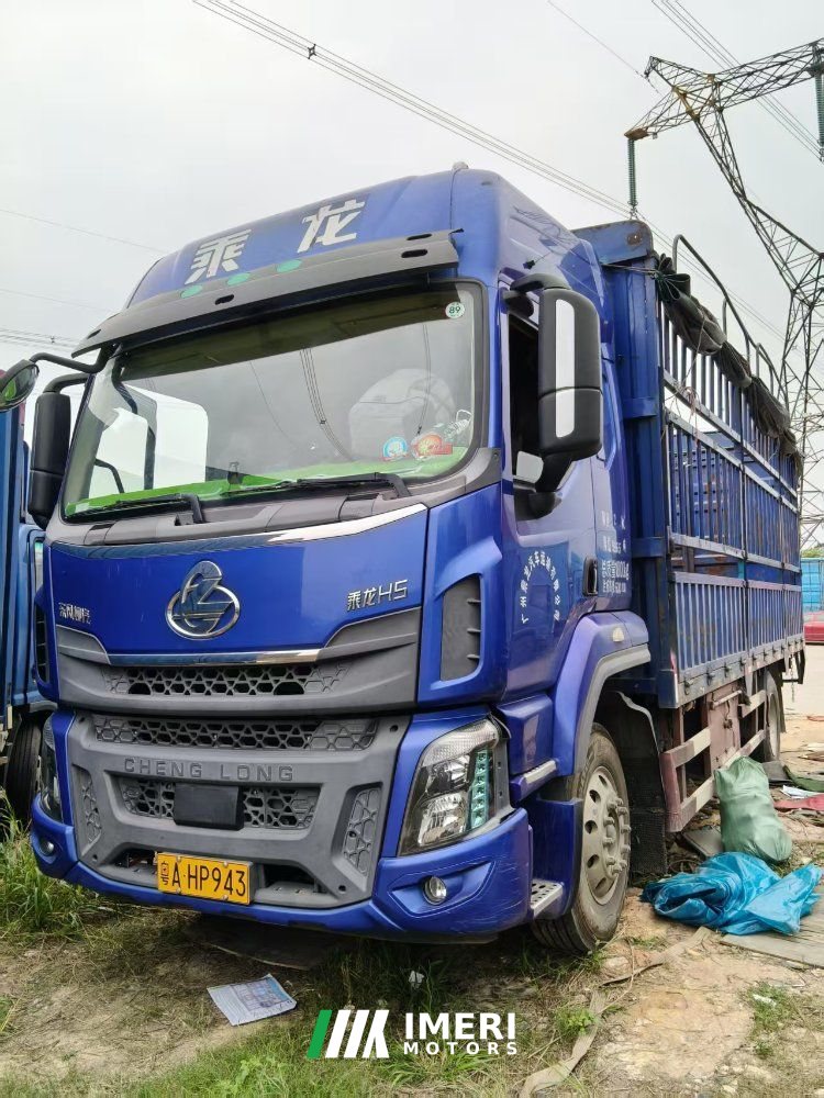 2021 Dongfeng Liuzhou Chenglong H5 240 hp 4X2 6.8 m