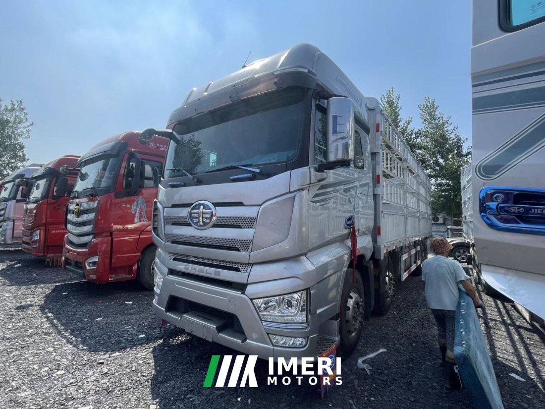 FAW Jiefang J7 560 hp 8X4 9.5 m - грузовик из Китая