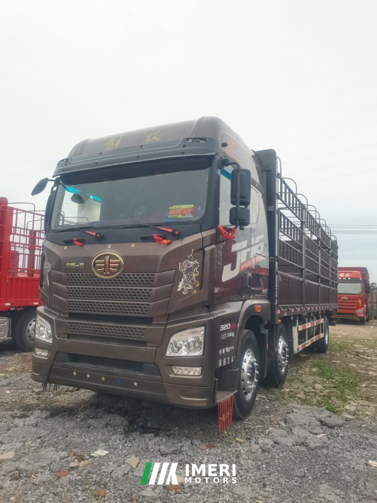 2021 FAW Jiefang JH6 320 hp 6X2 9.6 m
