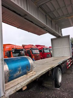 Sinotruk HOWO TS7 290 hp 4X2 9.6 m - фото 6