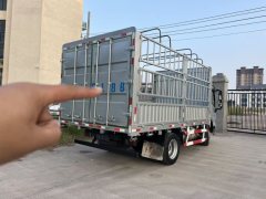 SINOTRUK HOWO Light Duty Truck Hanjiang 156 hp 4X2 4.15 m - фото 3