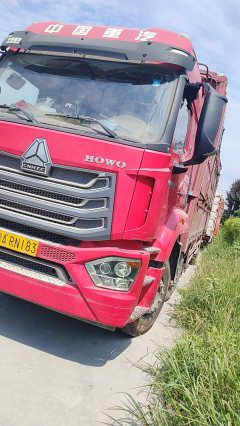 Sinotruk HOWO TX7 310 hp 4X2 9.6 m - фото 3