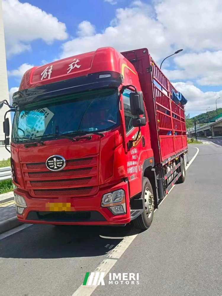 FAW Jiefang JK6 300 hp 4X2 6.8 m - грузовик из Китая
