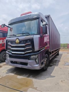 Sinotruk HOWO Max 290 hp 4X2 9.6 m - фото 1