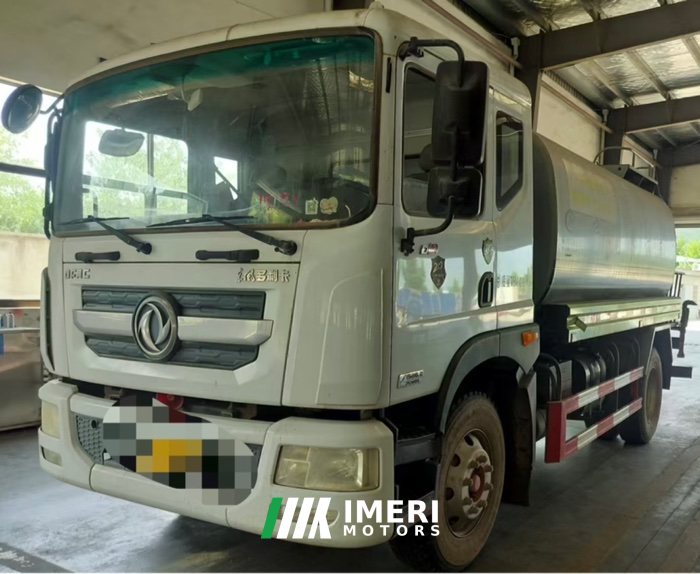 Dongfeng Duolika D9 210 hp 4X2 7.7 m - грузовик из Китая