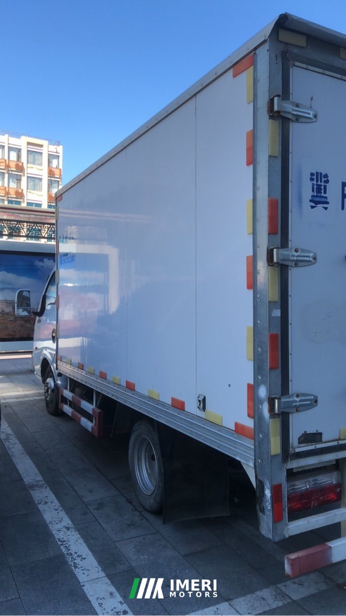 Dongfeng Tuyi T5 95 hp 4X2 3.4 m - грузовик из Китая