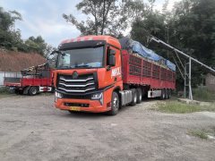 Sinotruk HOWO Max 460 hp 4X2 - фото 3