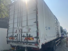 Sinotruk HOWO T5G 310 hp 6X2 9.52 m - фото 3