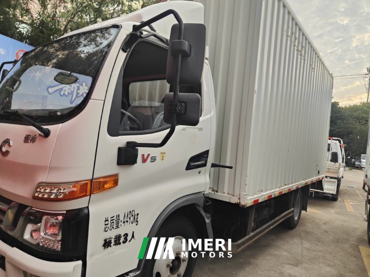 JAC Junling Jianghuai V5 137 hp 4X2 4.15 m - грузовик из Китая